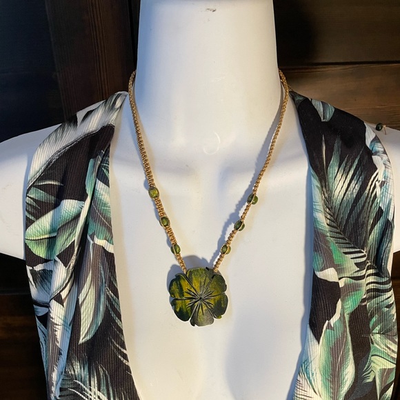 Necklaces - Picture 2 of 10